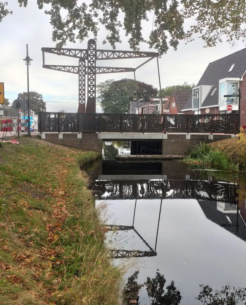 Van en door het dorp, de brug van Jubbega